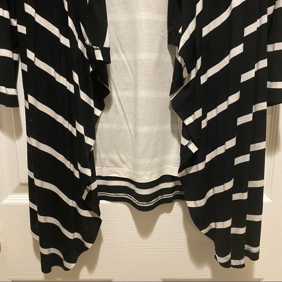 Casual Black & White Striped Layered Top Size M - Picture 4 of 4
